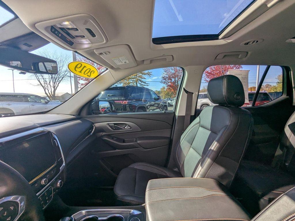 used 2019 Chevrolet Traverse car, priced at $19,422