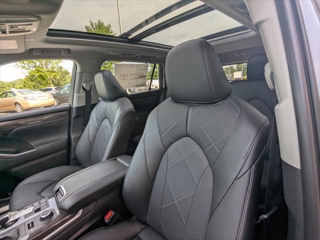 new 2025 Toyota Highlander car, priced at $53,420