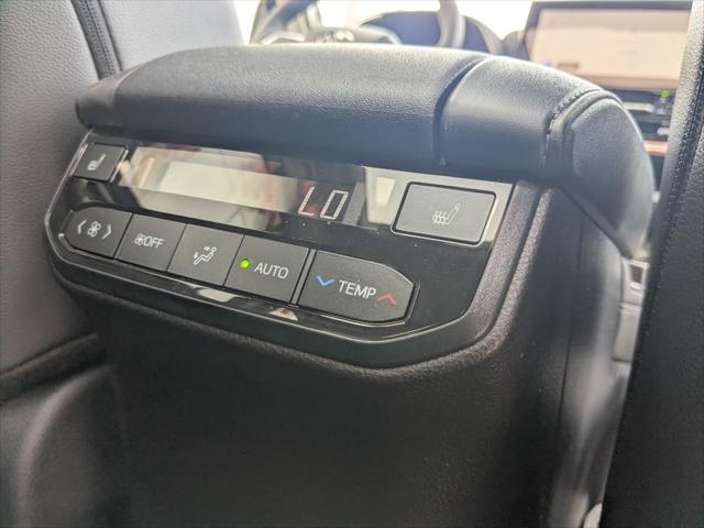 new 2025 Toyota Highlander car, priced at $53,420