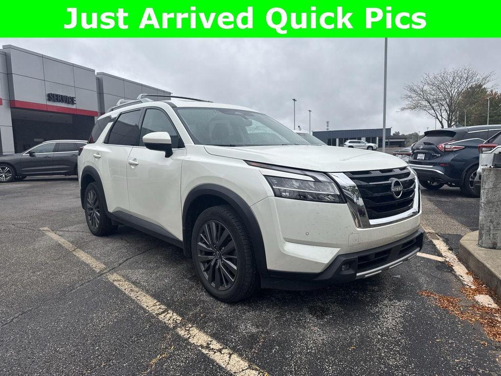 used 2022 Nissan Pathfinder car, priced at $27,999