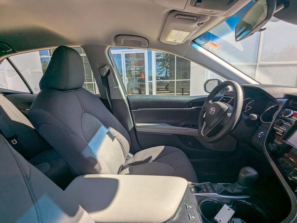 used 2018 Toyota Camry Hybrid car, priced at $15,999