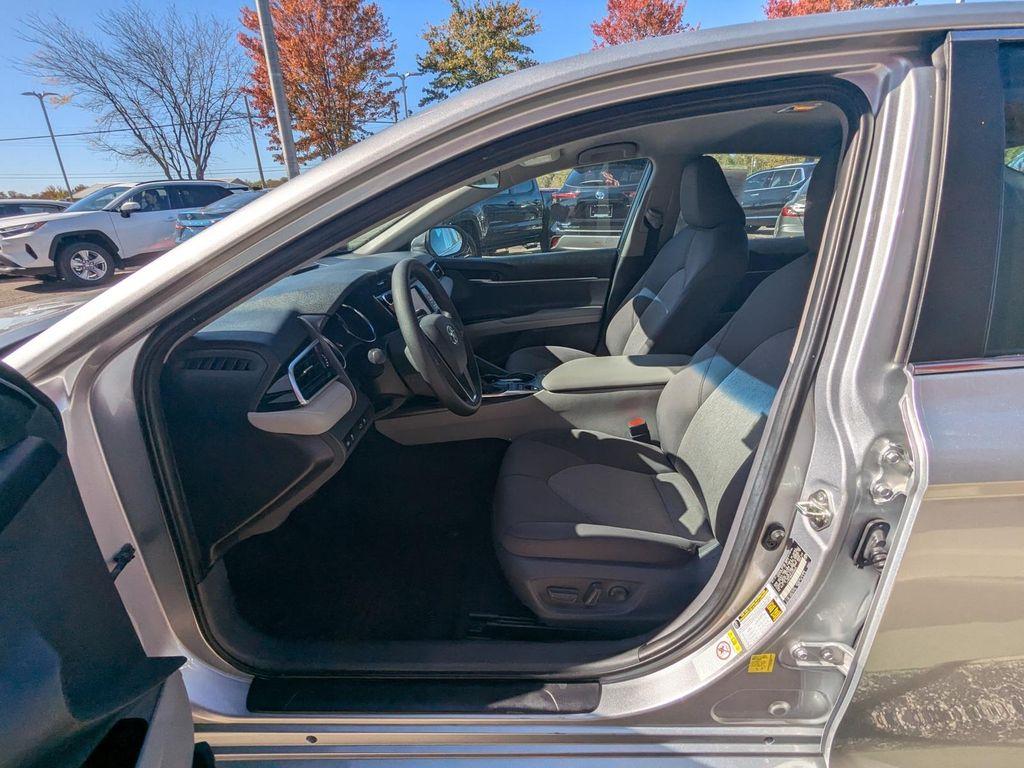 used 2018 Toyota Camry Hybrid car, priced at $15,999