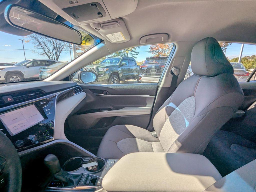 used 2018 Toyota Camry Hybrid car, priced at $15,999