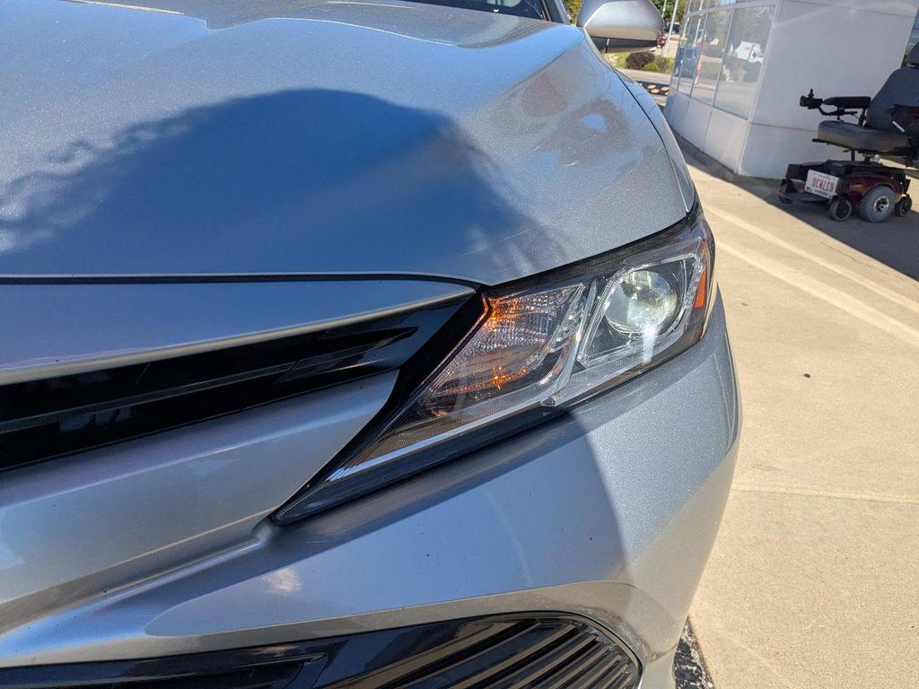 used 2018 Toyota Camry Hybrid car, priced at $15,999