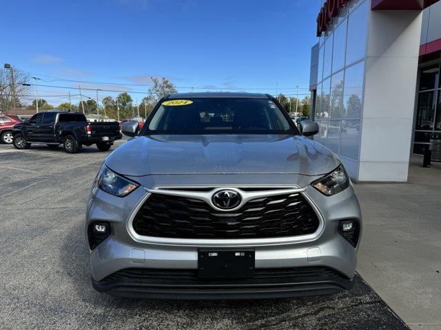 used 2024 Toyota Highlander car, priced at $35,628