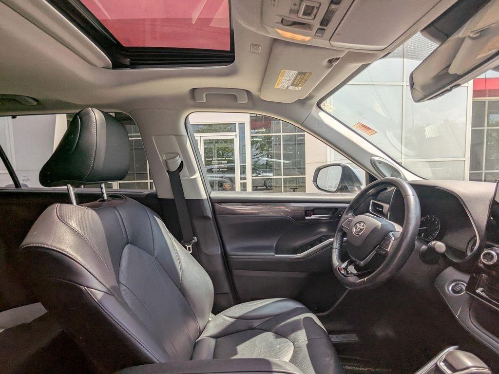 used 2020 Toyota Highlander car, priced at $30,999