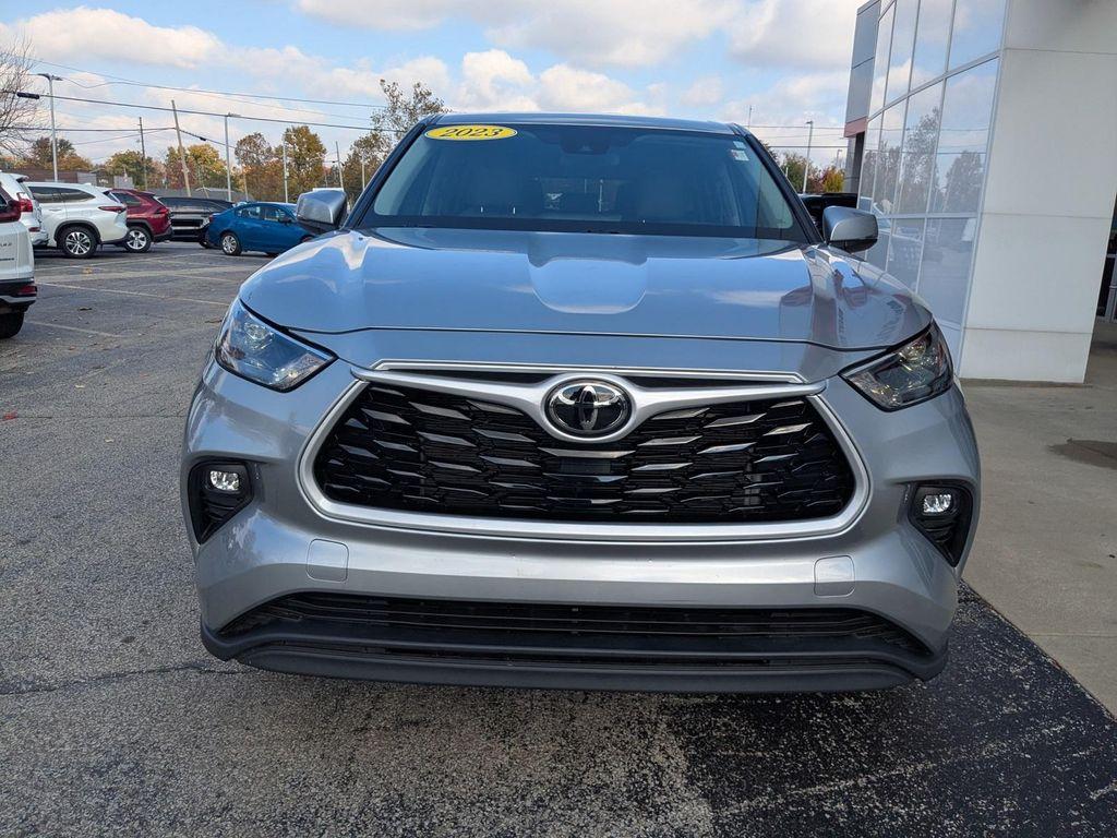 used 2023 Toyota Highlander car, priced at $33,421