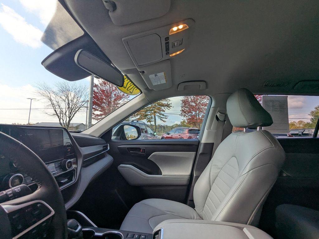 used 2023 Toyota Highlander car, priced at $33,421