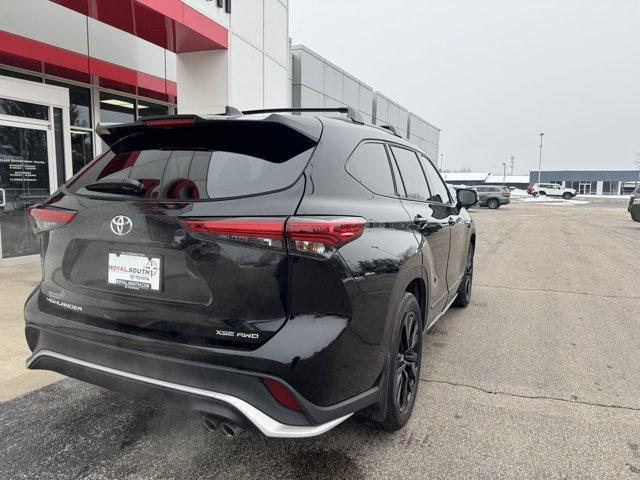 used 2023 Toyota Highlander car, priced at $42,999