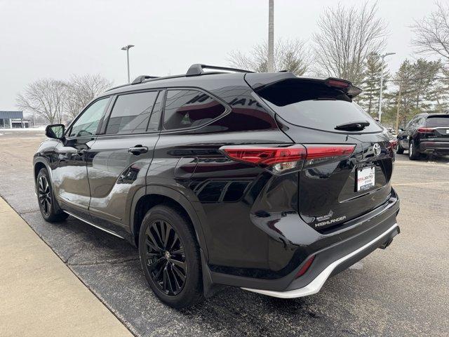 used 2023 Toyota Highlander car, priced at $42,999