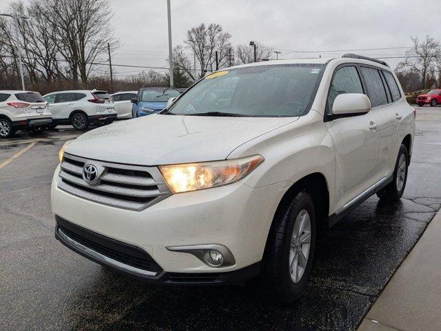 used 2013 Toyota Highlander car, priced at $13,999