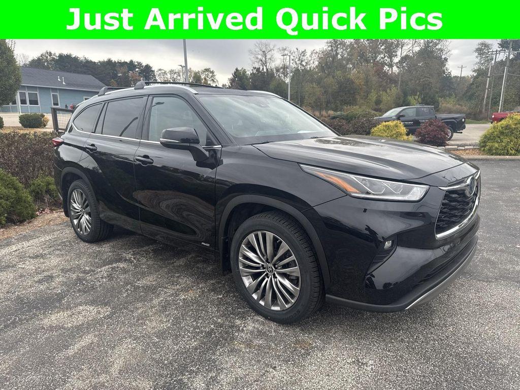 used 2022 Toyota Highlander Hybrid car, priced at $40,999