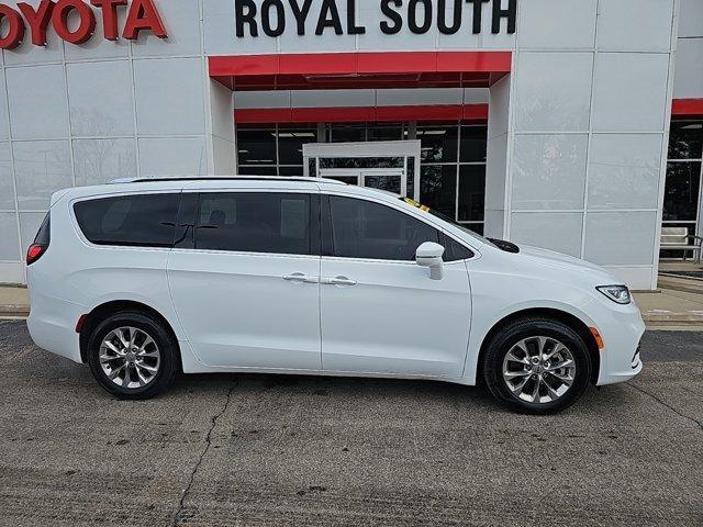 used 2021 Chrysler Pacifica car, priced at $27,699