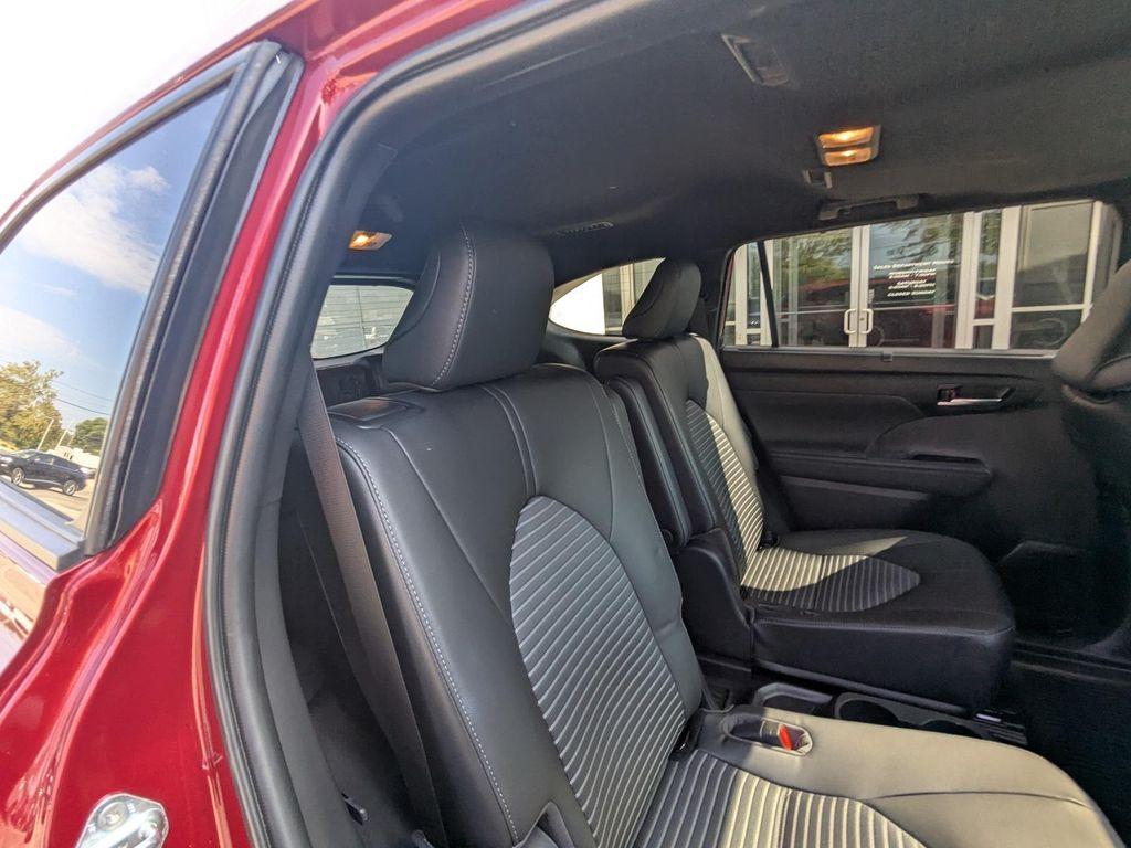 used 2023 Toyota Highlander car, priced at $40,999