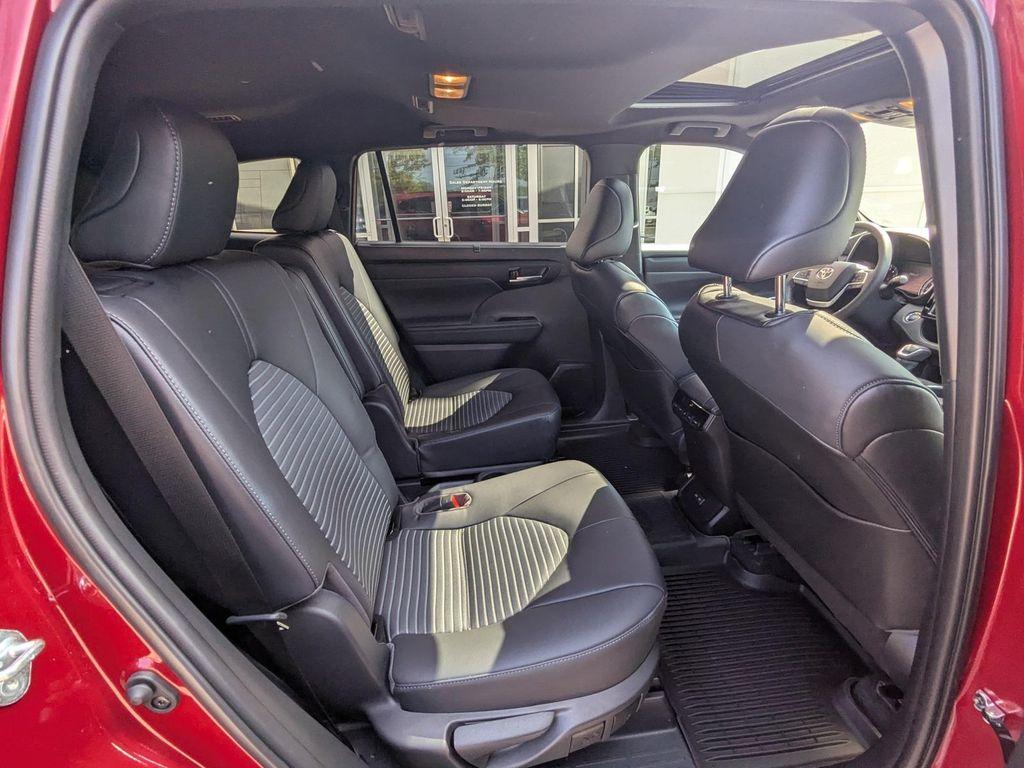used 2023 Toyota Highlander car, priced at $40,999