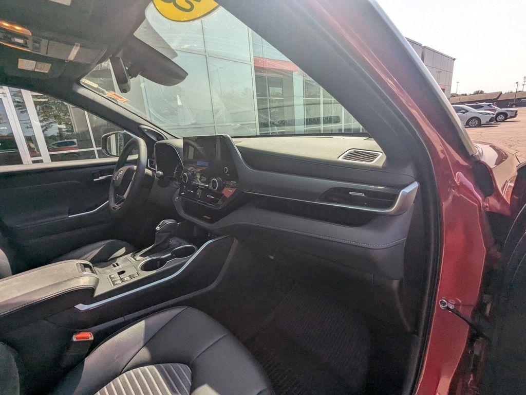 used 2023 Toyota Highlander car, priced at $40,999