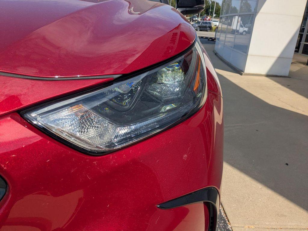 used 2023 Toyota Highlander car, priced at $40,999