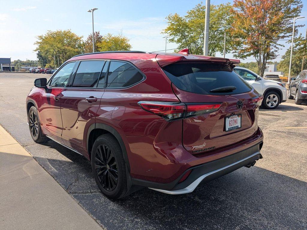 used 2023 Toyota Highlander car, priced at $40,999