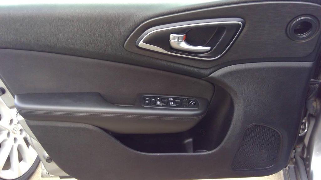 used 2016 Chrysler 200 car, priced at $9,895