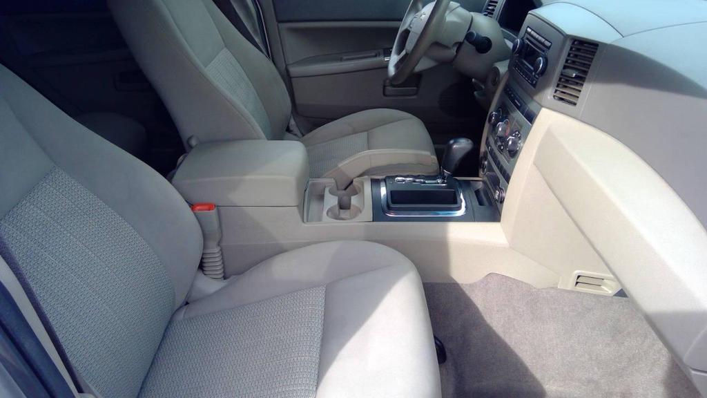 used 2007 Jeep Grand Cherokee car, priced at $5,495