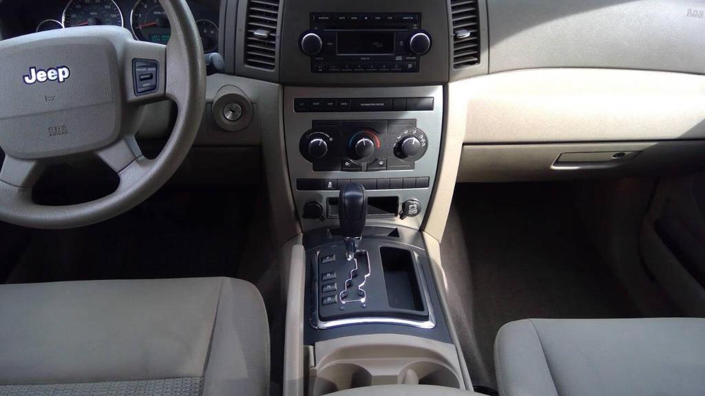 used 2007 Jeep Grand Cherokee car, priced at $5,495