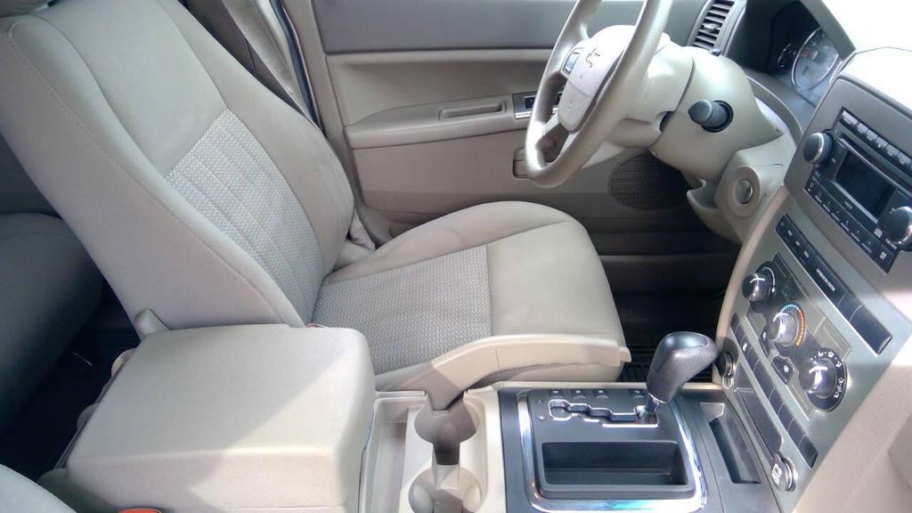 used 2007 Jeep Grand Cherokee car, priced at $5,495