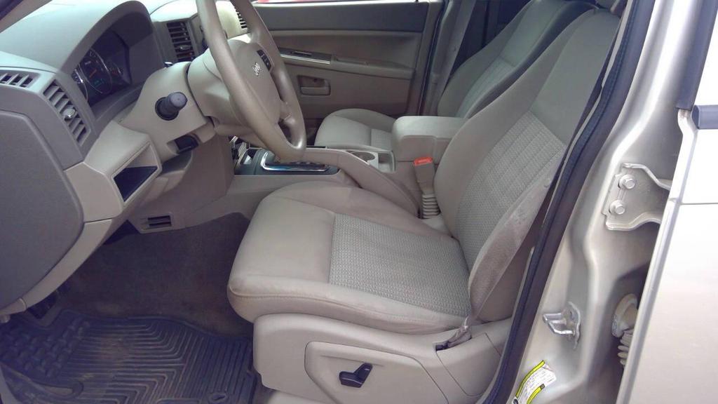 used 2007 Jeep Grand Cherokee car, priced at $5,495