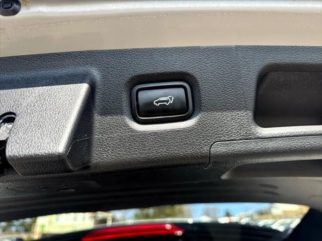 used 2022 Hyundai Santa Fe car, priced at $25,957