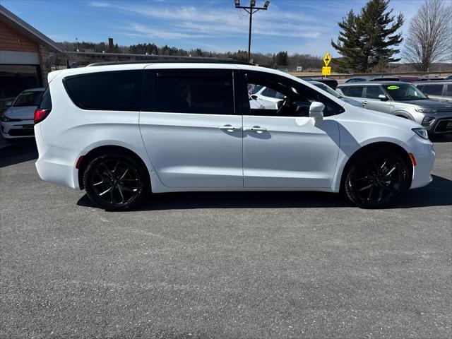 used 2022 Chrysler Pacifica car, priced at $27,956