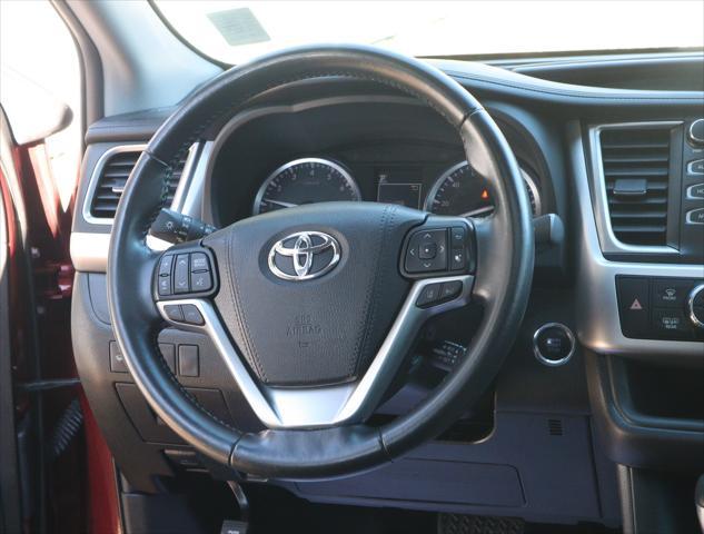 used 2019 Toyota Highlander car, priced at $27,490