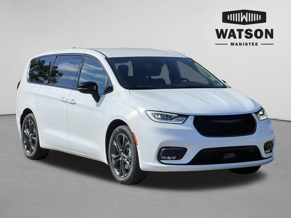 new 2026 Chrysler Pacifica car, priced at $43,937