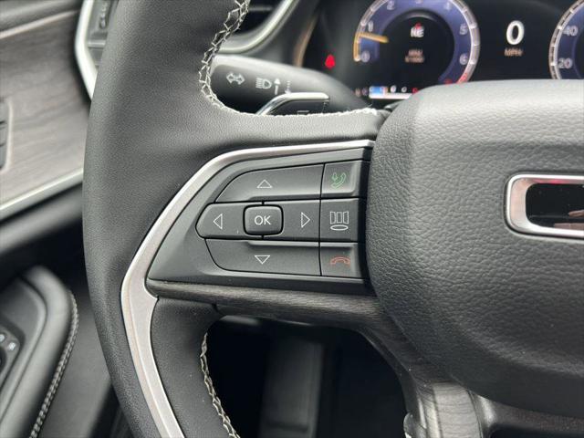 new 2025 Jeep Grand Cherokee car, priced at $45,074