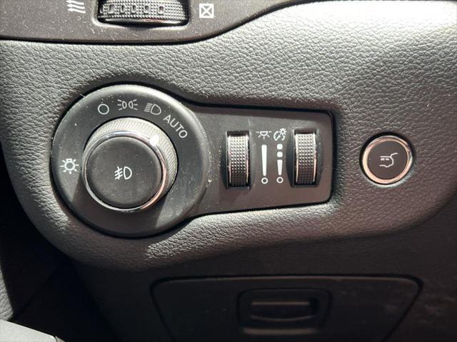 used 2022 Jeep Cherokee car, priced at $25,490