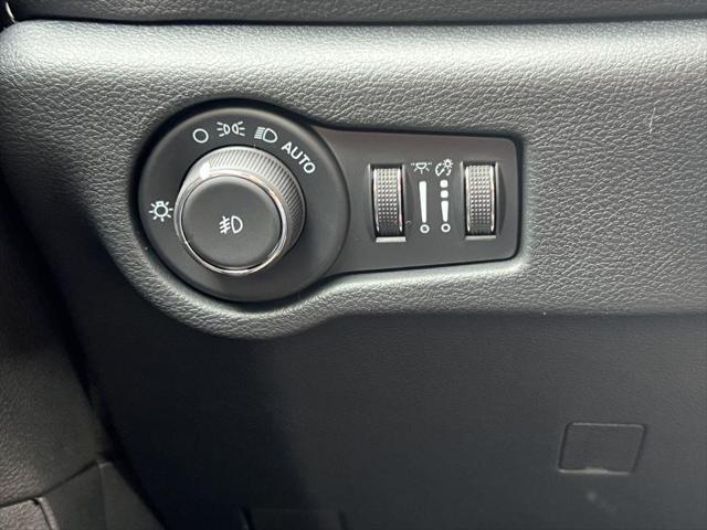 new 2025 Chrysler Pacifica car, priced at $44,168