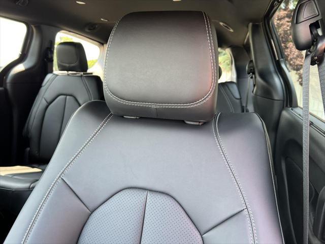 new 2025 Chrysler Pacifica car, priced at $45,686