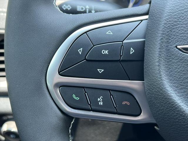 new 2025 Chrysler Pacifica car, priced at $45,686