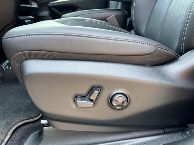 new 2025 Chrysler Pacifica car, priced at $45,686
