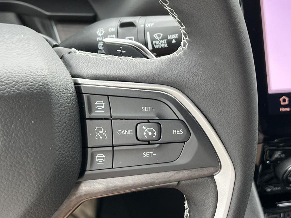 new 2025 Jeep Grand Cherokee car, priced at $47,340