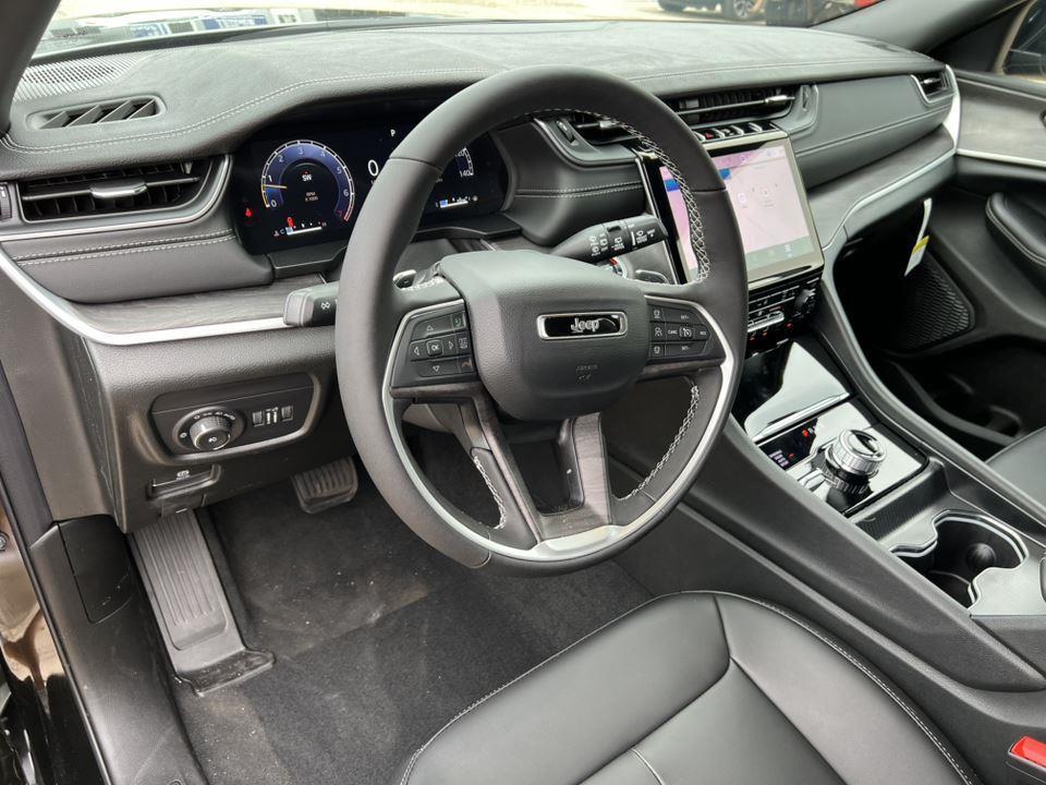 new 2025 Jeep Grand Cherokee car, priced at $47,340