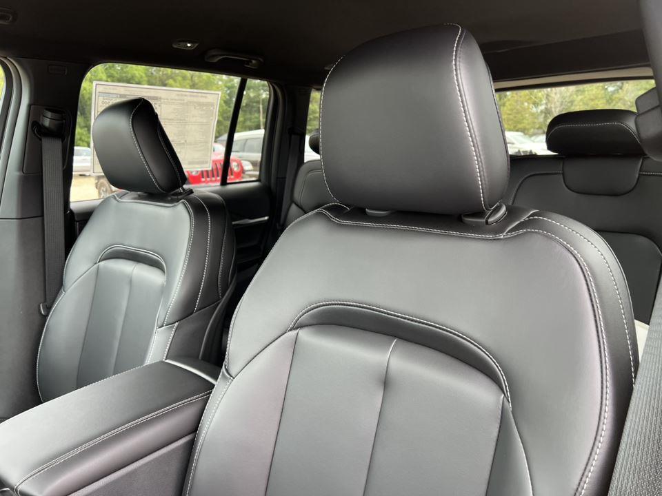 new 2025 Jeep Grand Cherokee car, priced at $47,340