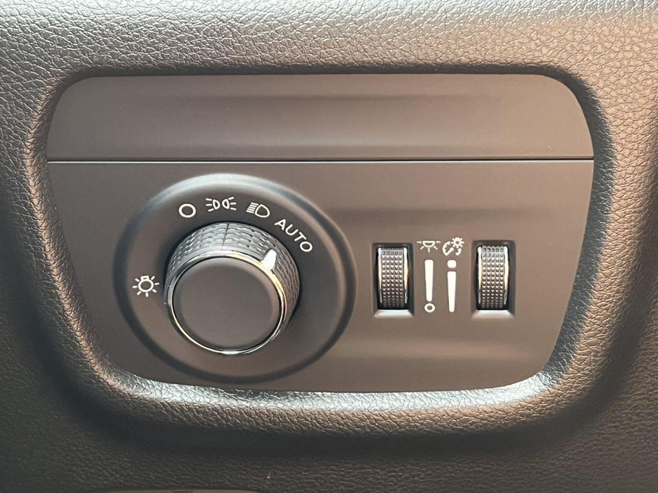 new 2025 Jeep Grand Cherokee L car, priced at $43,621