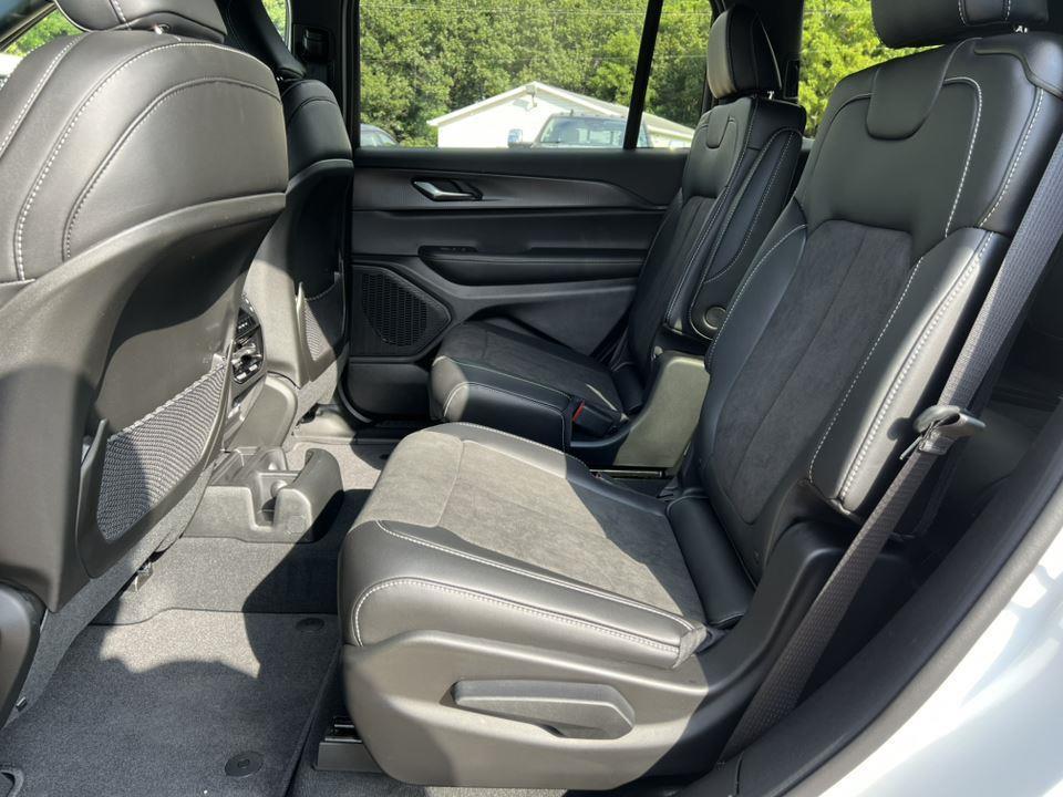 new 2025 Jeep Grand Cherokee L car, priced at $44,389