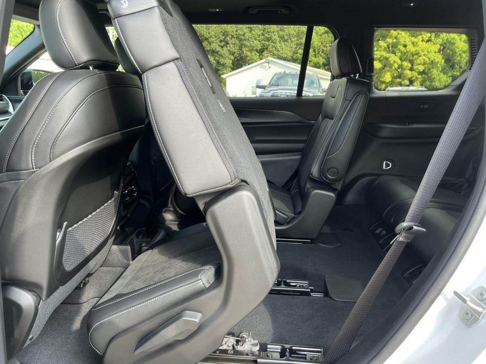 new 2025 Jeep Grand Cherokee L car, priced at $44,389