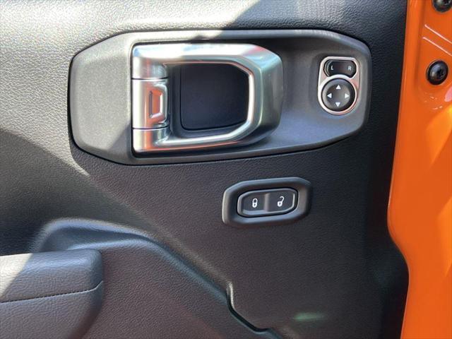 new 2025 Jeep Wrangler car, priced at $50,323