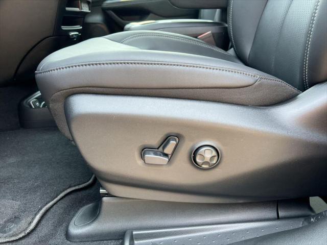 new 2025 Chrysler Pacifica car, priced at $44,592