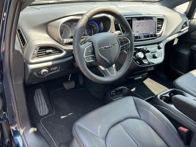 new 2025 Chrysler Pacifica car, priced at $44,592