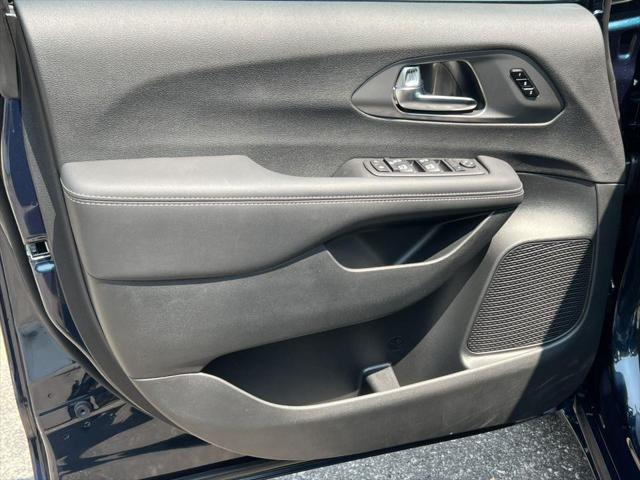 new 2025 Chrysler Pacifica car, priced at $44,592