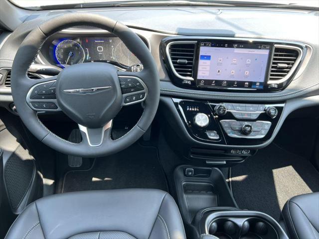 new 2025 Chrysler Pacifica car, priced at $44,592