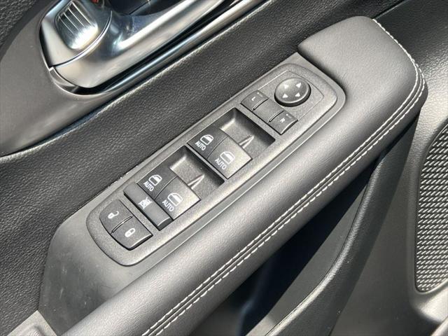 new 2025 Chrysler Pacifica car, priced at $44,592