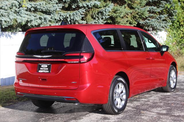 new 2025 Chrysler Pacifica car, priced at $45,792